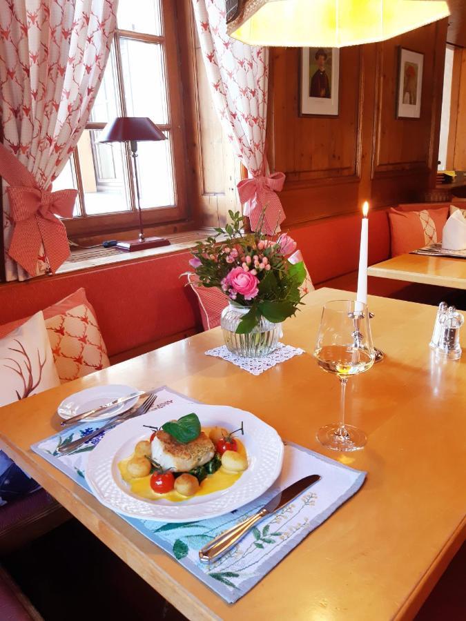 Gasthaus Auerhahn บาเดน-บาเดน ภายนอก รูปภาพ