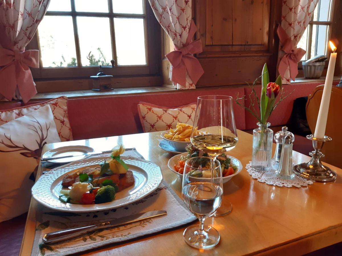 Gasthaus Auerhahn บาเดน-บาเดน ภายนอก รูปภาพ